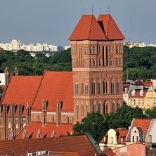  
	Architektura gotycka światowej rangi. Kościół św. Jakuba. Jest kolejnym przykładem doskonałego gotyckiego budownictwa sakralnego. Jest najmniejszym gotyckim kościołem toruńskim, ale za to wyróżniającym się względami architektonicznymi, tak rzadkimi w Polsce, a charakterystycznymi dla sakralnego budownictwa średniowiecznej Europy Zachodniej. więcej >> 